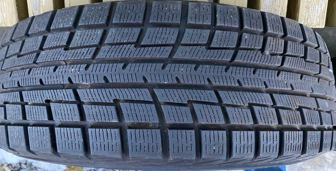 30プリウス純正15インチホイール195/65R15ヨコハマスタッドレス送料込み