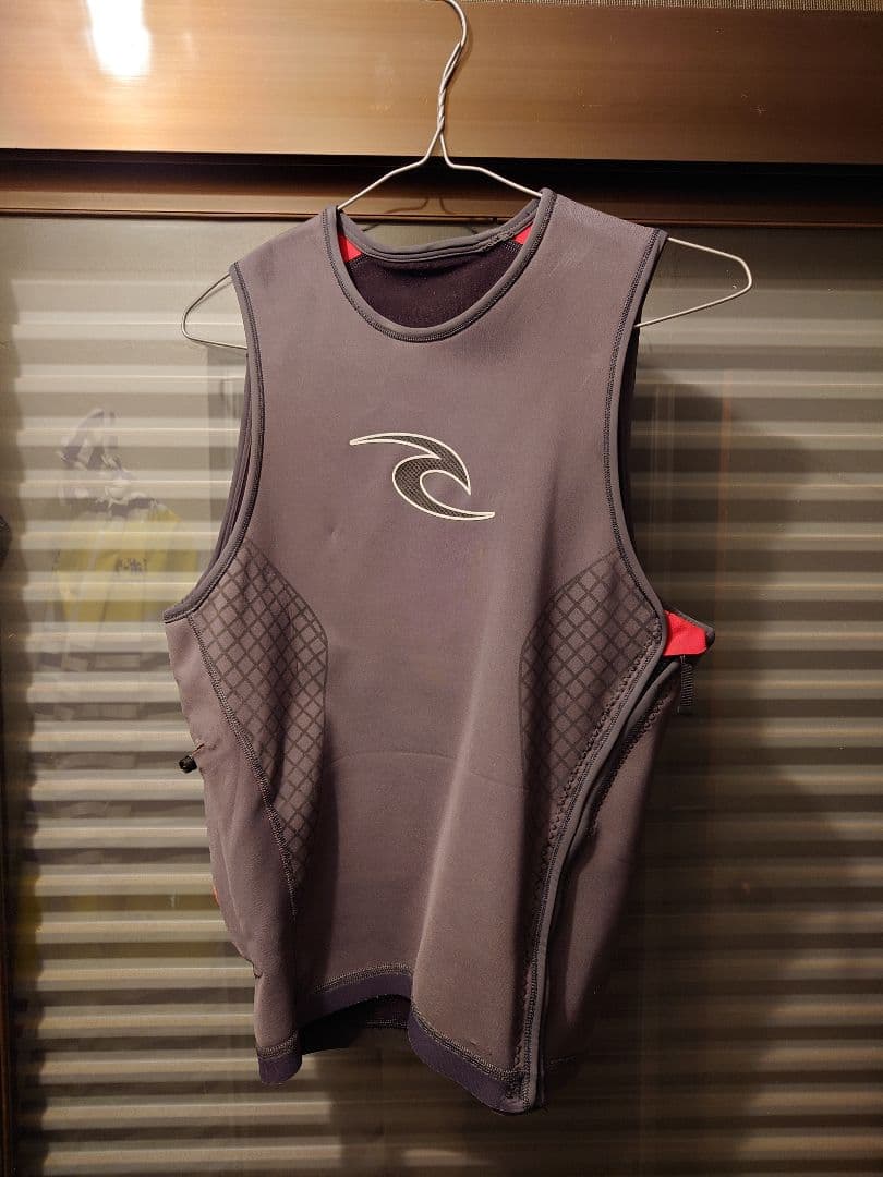 リップカール 冬用 電熱線ベストウエットスーツセット