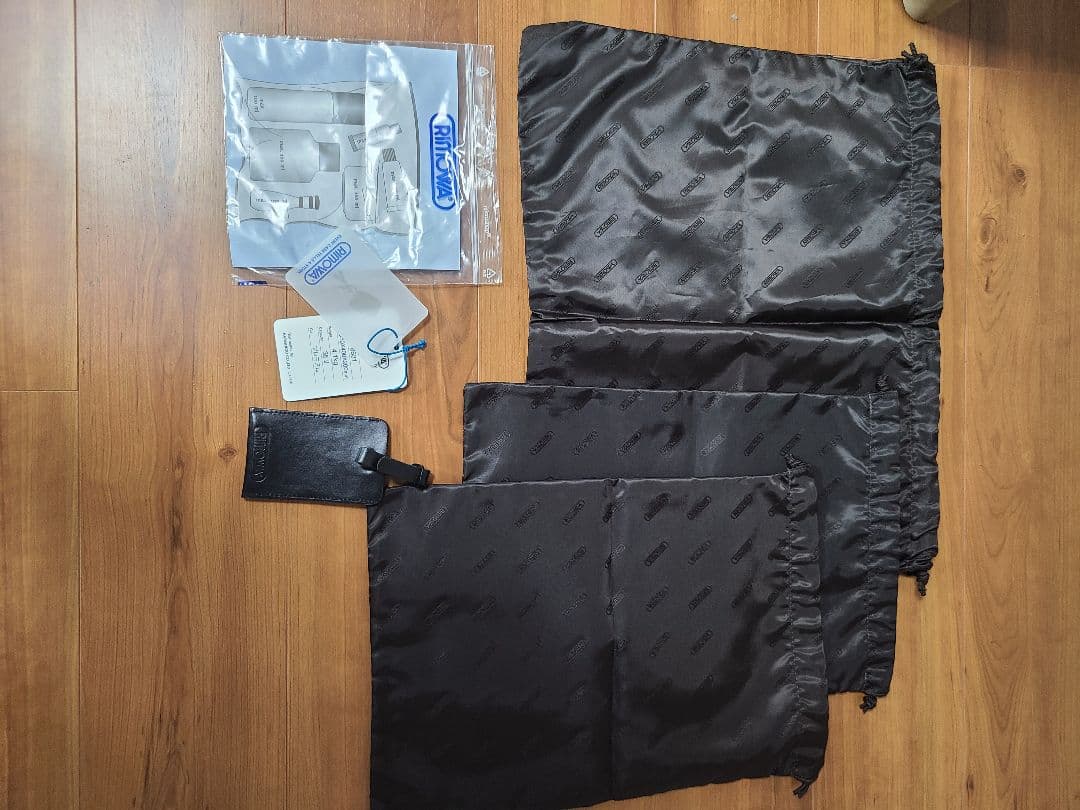 リモワ トパーズ プレミアム 35L 機内持ち込み 2輪 チタニウム アルミ