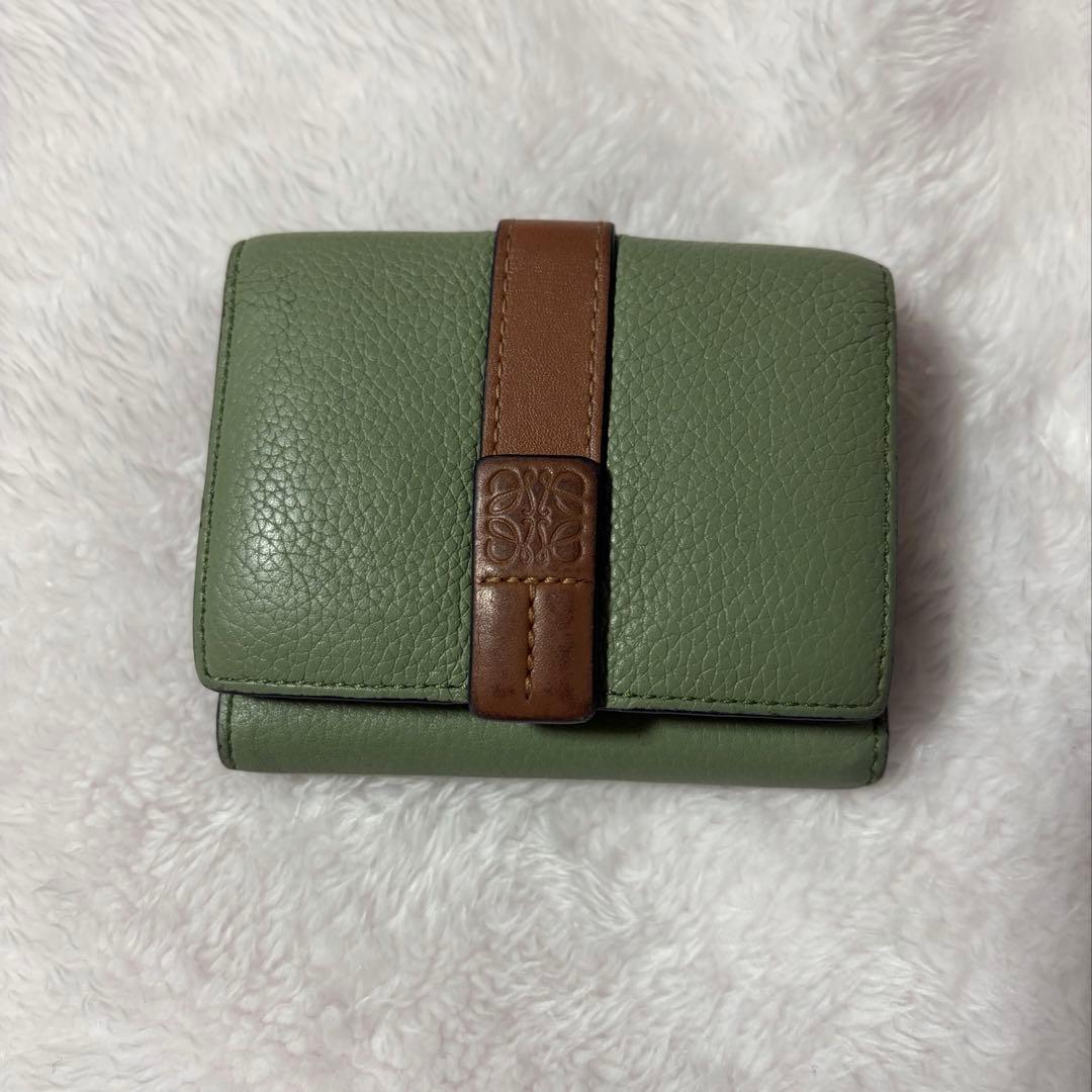 ロエベ 三つ折財布 グリーン