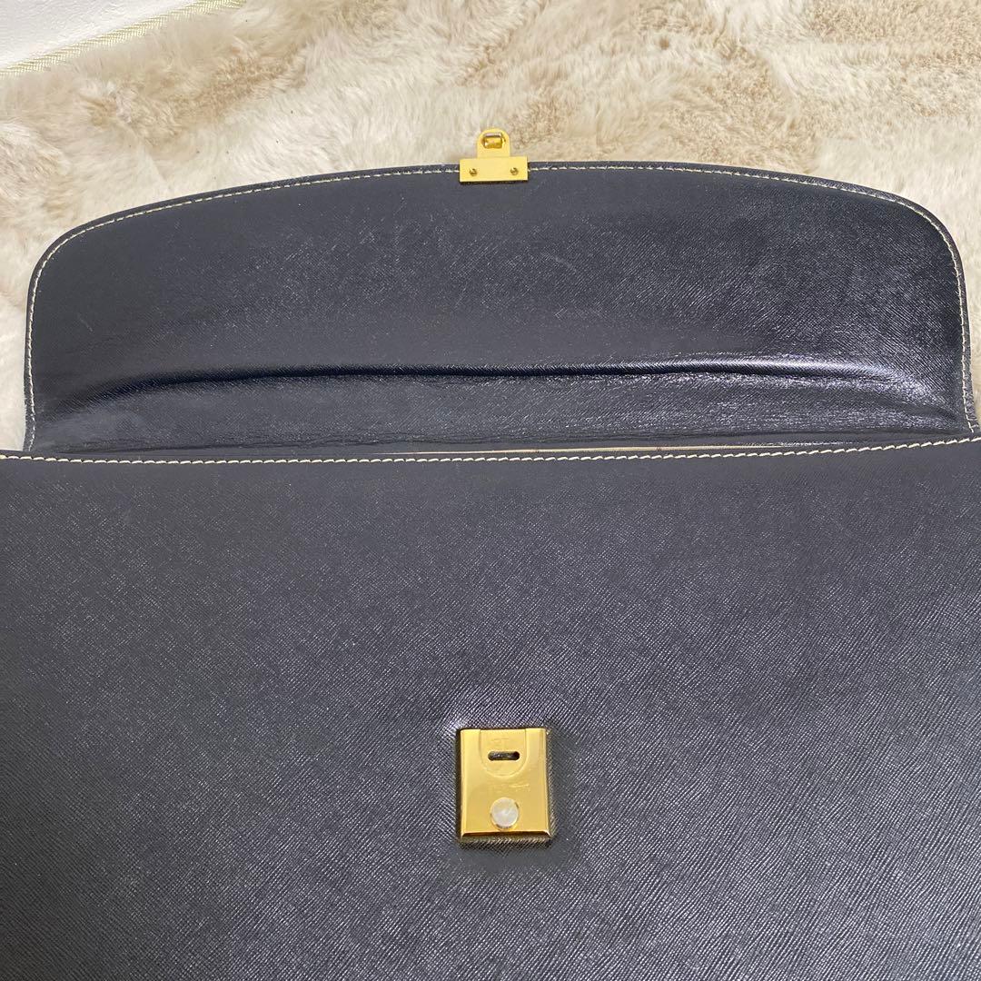 BURBERRY バーバリー 黒いレザー書類ケース A4サイズ