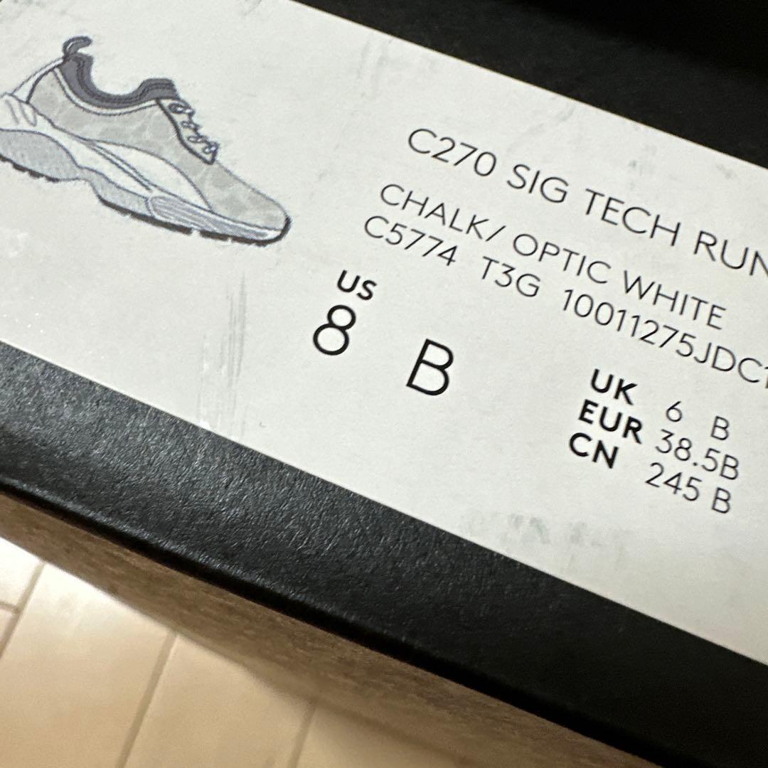 シグネチャー　スニーカー