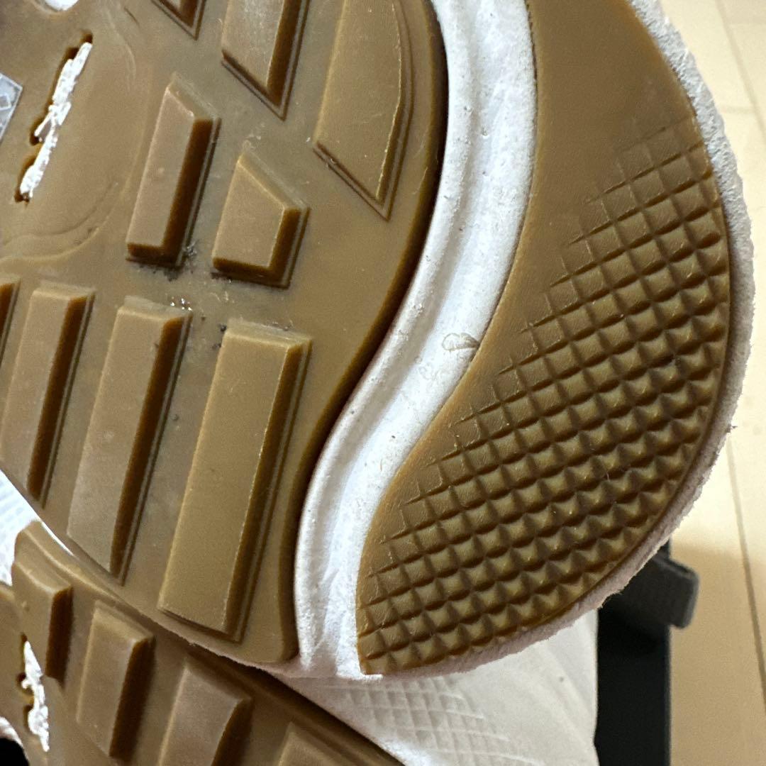 シグネチャー　スニーカー