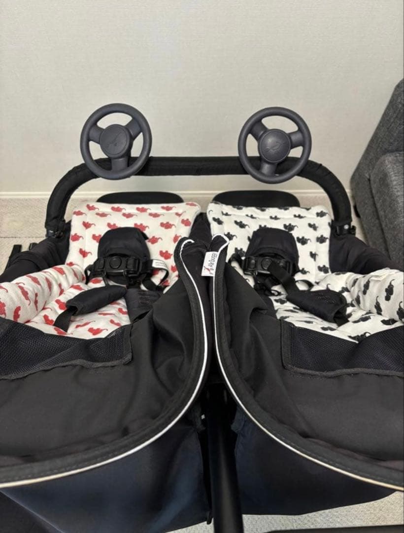 ゆ*み様 エアバギー　ココダブル　ブラック　イーバギーハンドル付き