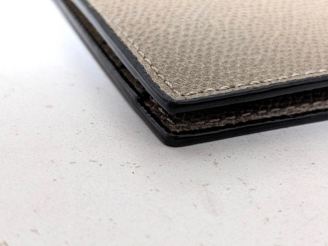 未使用品 ヴァレクストラ ソフトカーフスキン 二つ折り マネークリップ 財布