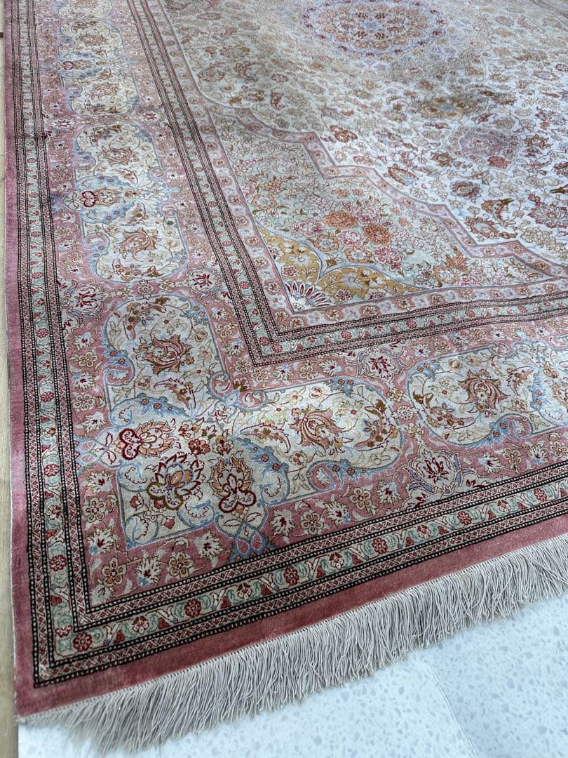 ペルシャ絨毯 クム産 工房サイン シルク100% 手織り 301×198cm