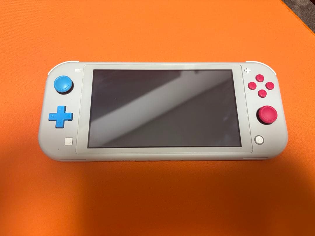 し*け様 Nintendo Switch Lite ポケモンソード＆シールドモデ