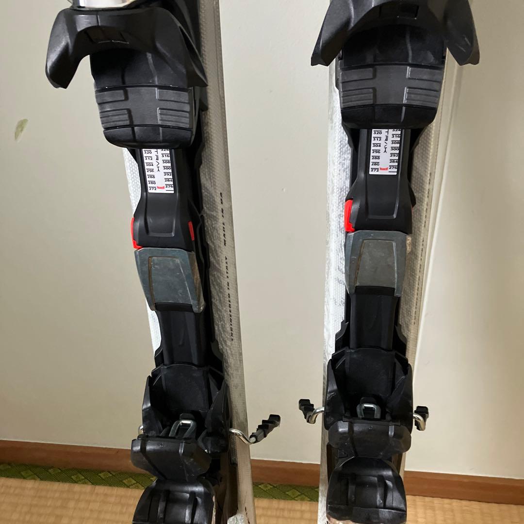 ノルディカ　スキー板、ストック
