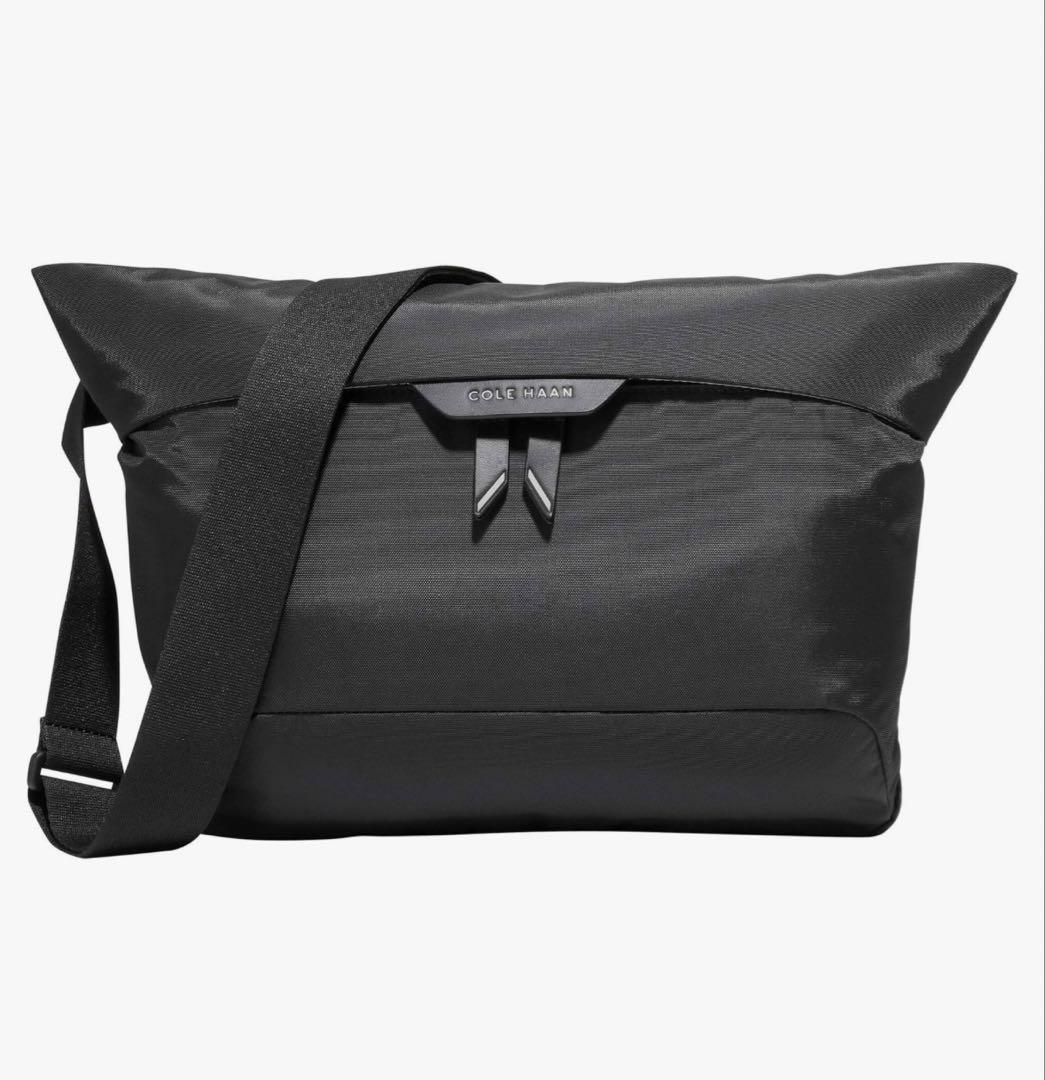 コールハーン　セントラル スリングバッグ　ブラックナイロン ボディバッグ