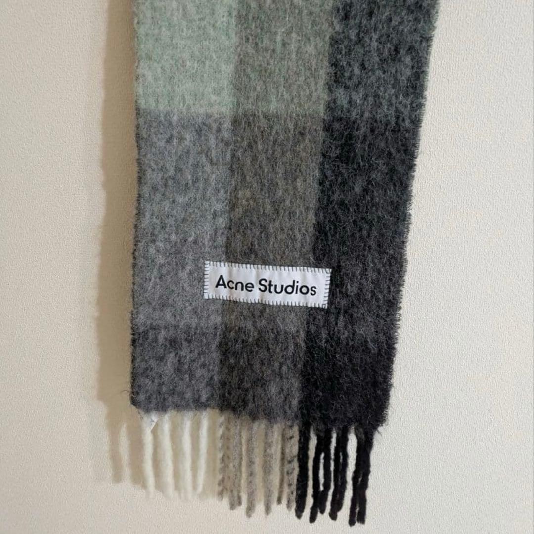 Acne Studious マフラー