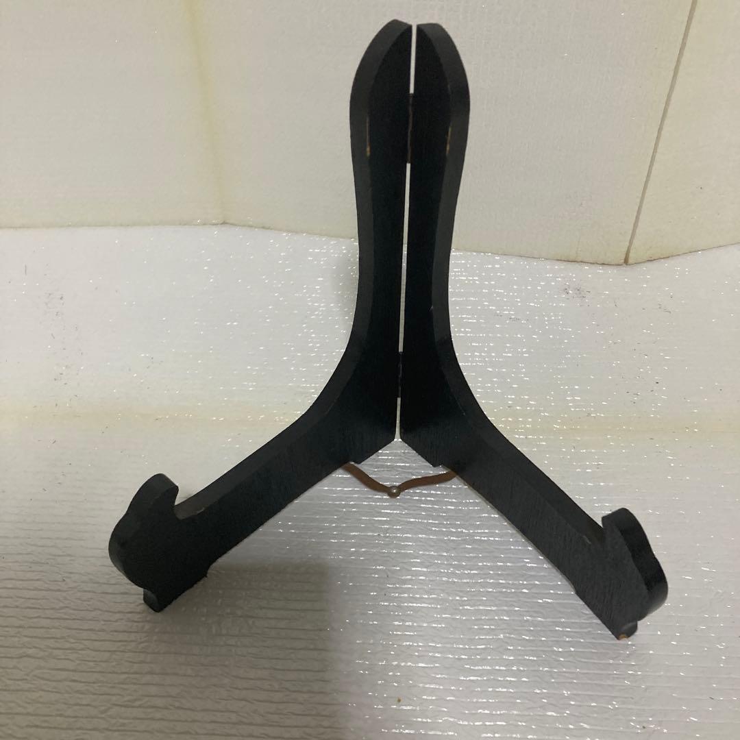 動物模様の陶製皿とスタンド、太子窯 鈴木八郎氏着払いでお願いします。