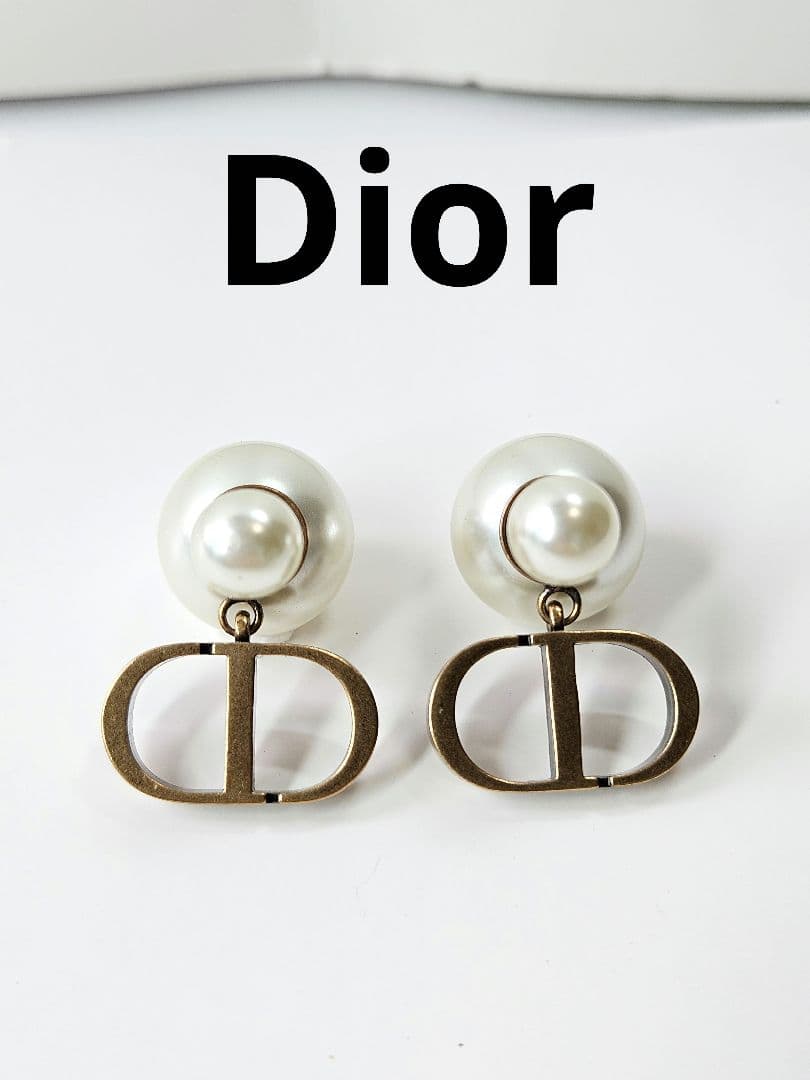 Christian Dior ディオールパール トライバルロゴ ピアス
