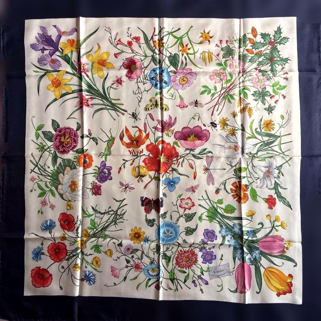Gucci 花柄　大判シルクスカーフ　イタリア製