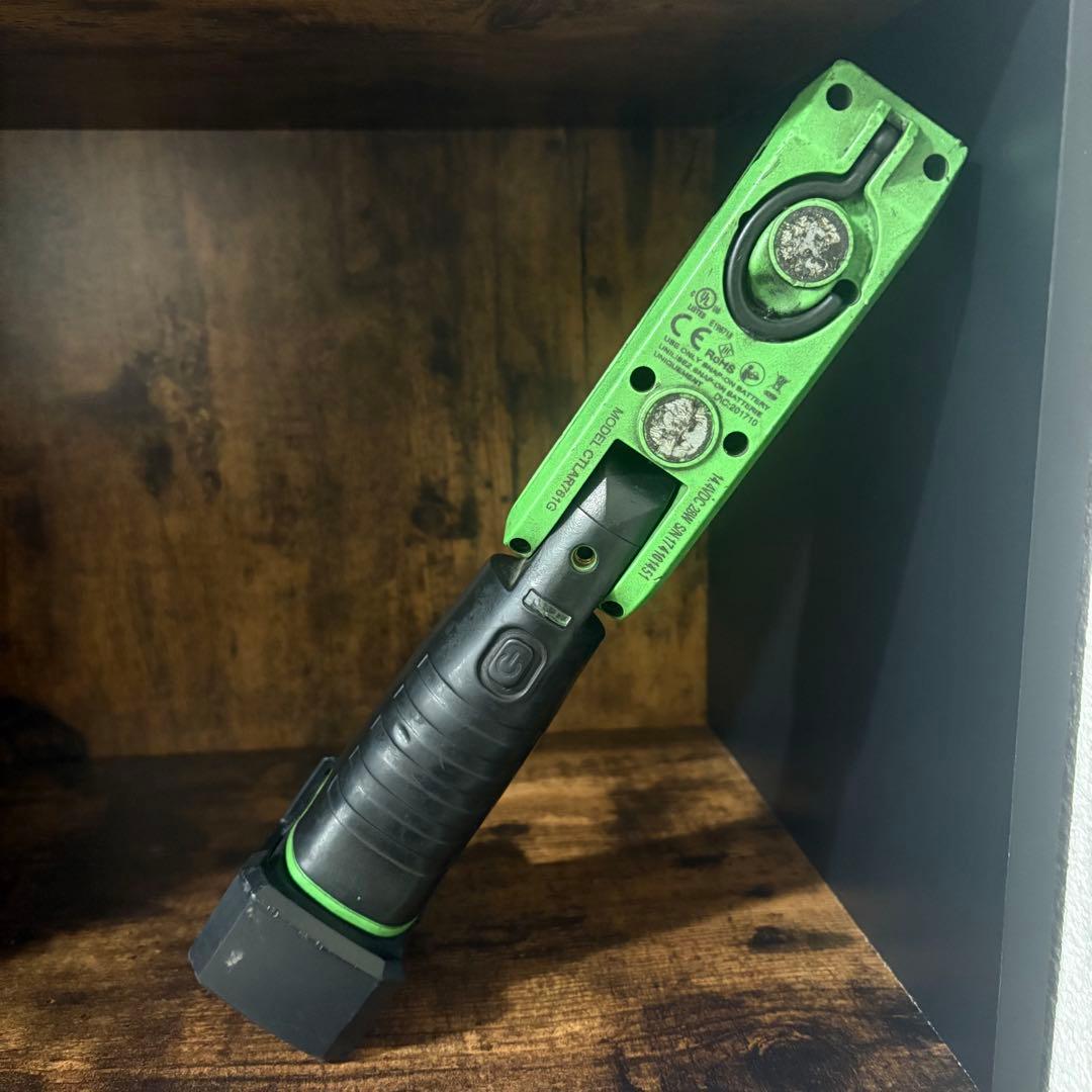 Snap-on LEDハンディライト 充電器付き　底面磁石付き