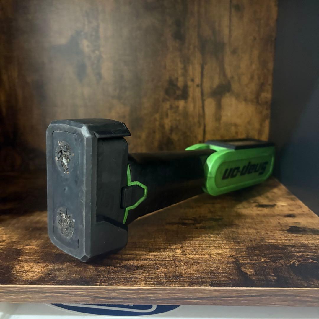 Snap-on LEDハンディライト 充電器付き　底面磁石付き