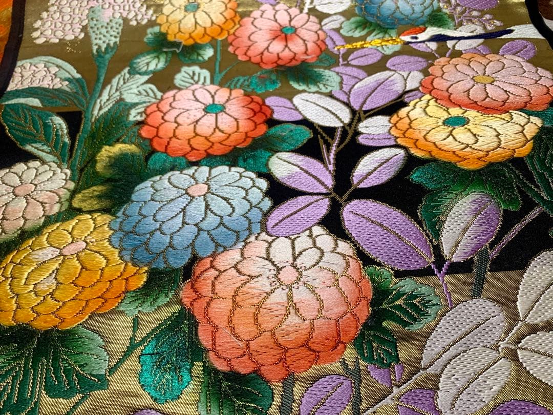 西陣織・豪華絢爛・婚礼打ち掛け衣装　切りばみ