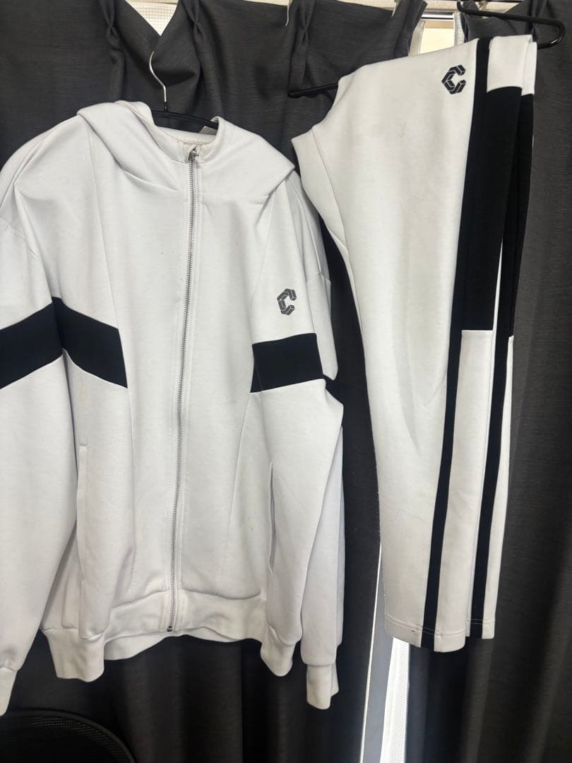 CRONOS セットアップ ホワイト トップスMサイズ パンツLサイズ