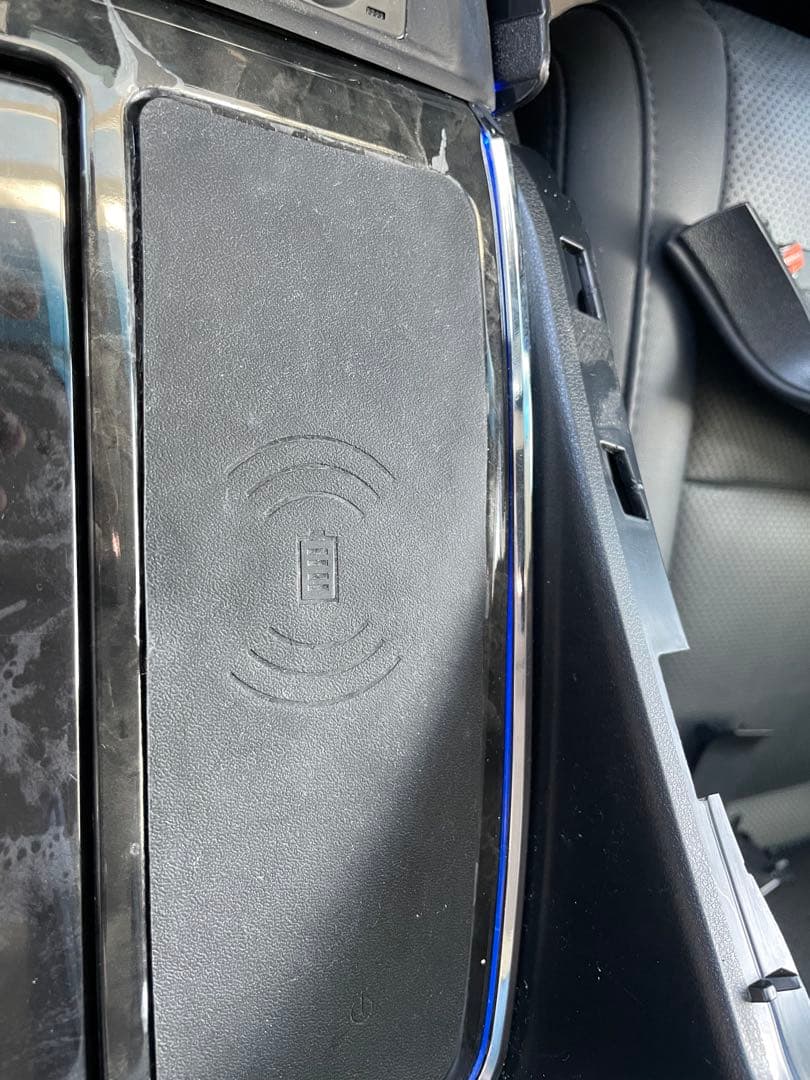 エンラージ製30後期アルファード用のQi対応ワイヤレス充電器等３点セット