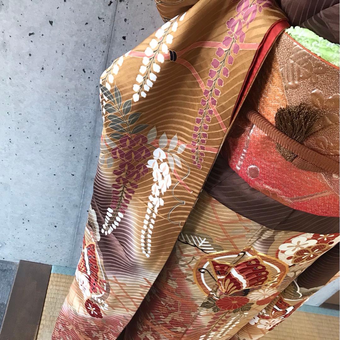 【帯サービス】正絹　振袖　花蝶に金箔　　染め分け