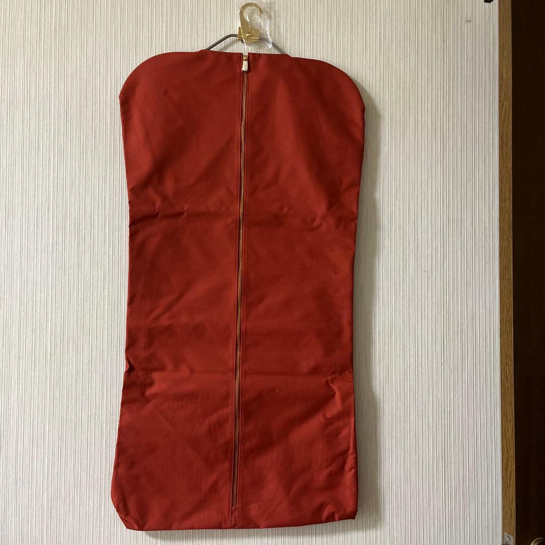 新品未使用・ルイヴィトン・赤いガーメントバッグ ジッパー付き