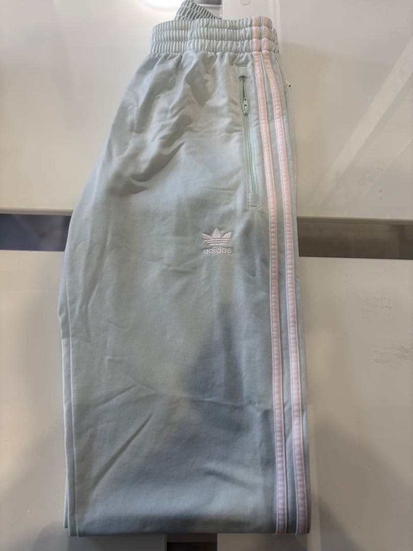 ナヨン着用　adidas セットアップ ジャージ トラックジャケットパンツ水色L