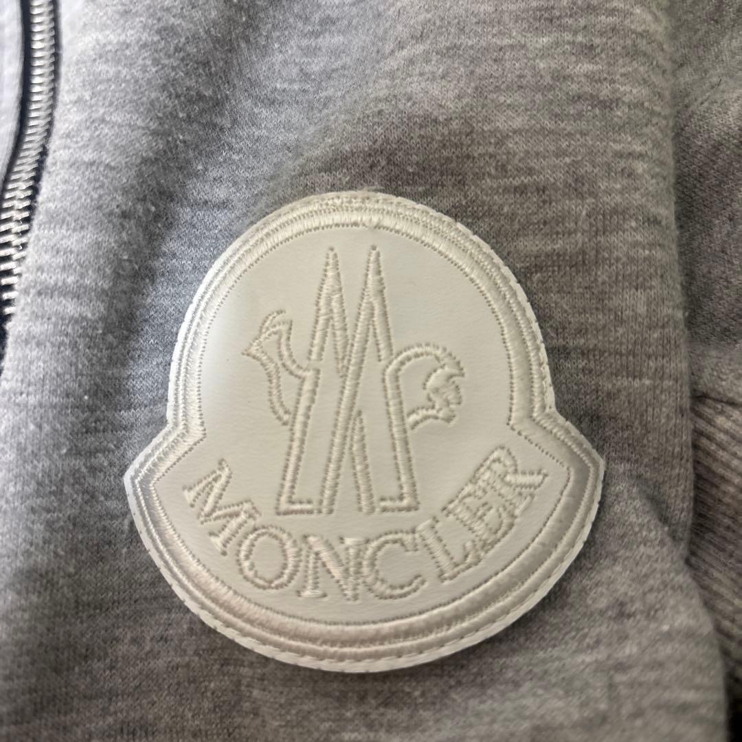 モンクレール　パーカー