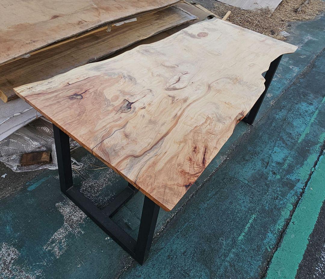 週末特別価格　栃　一枚板　杢　希少　ダイニング　テーブル　カウンター　おしゃれ