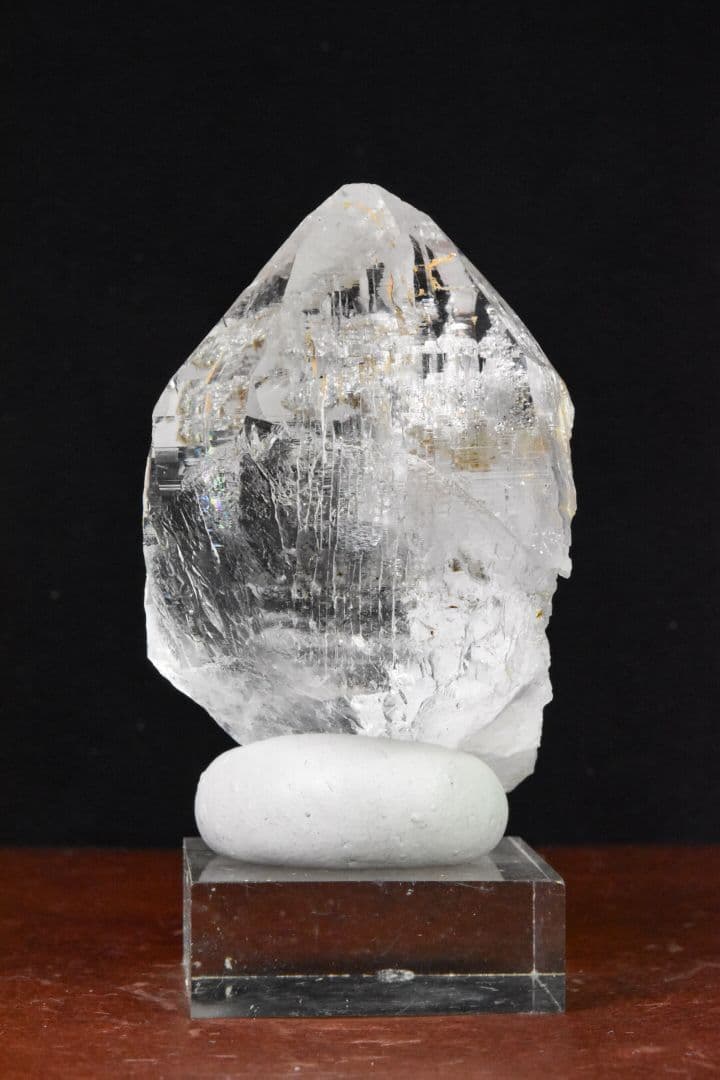 ガネーシュヒマールラパ産 溝が刻まれたクリアポイント