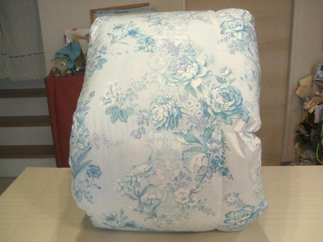 限定お買い得品‼️新品＊ロイヤル＊フランス９３％＊増量１，３キロ＊羽毛布団ＳＢ