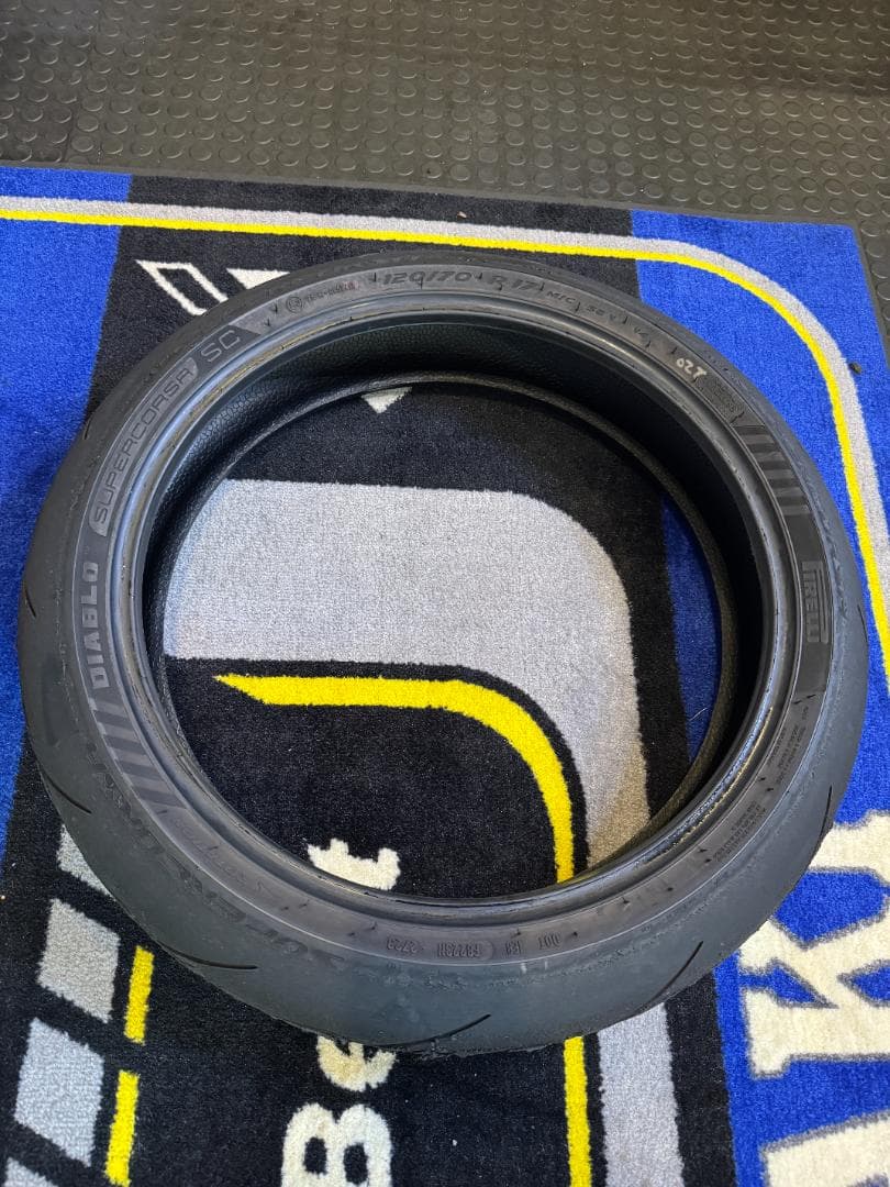 ピレリ スーパーコルサSC1 V4　 180/60 120/70 　中古セット