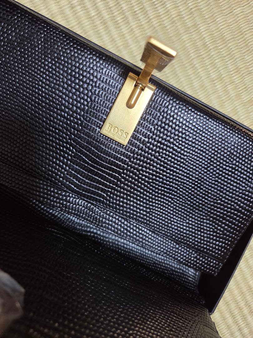 HUGO BOSS長財布