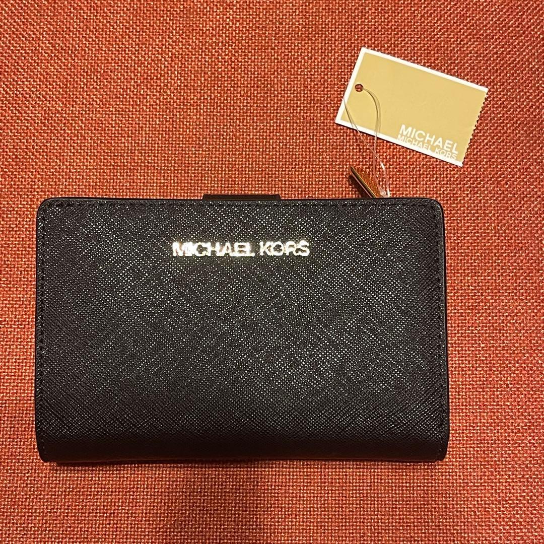 【新品未使用】マイケルコース 二つ折り財布