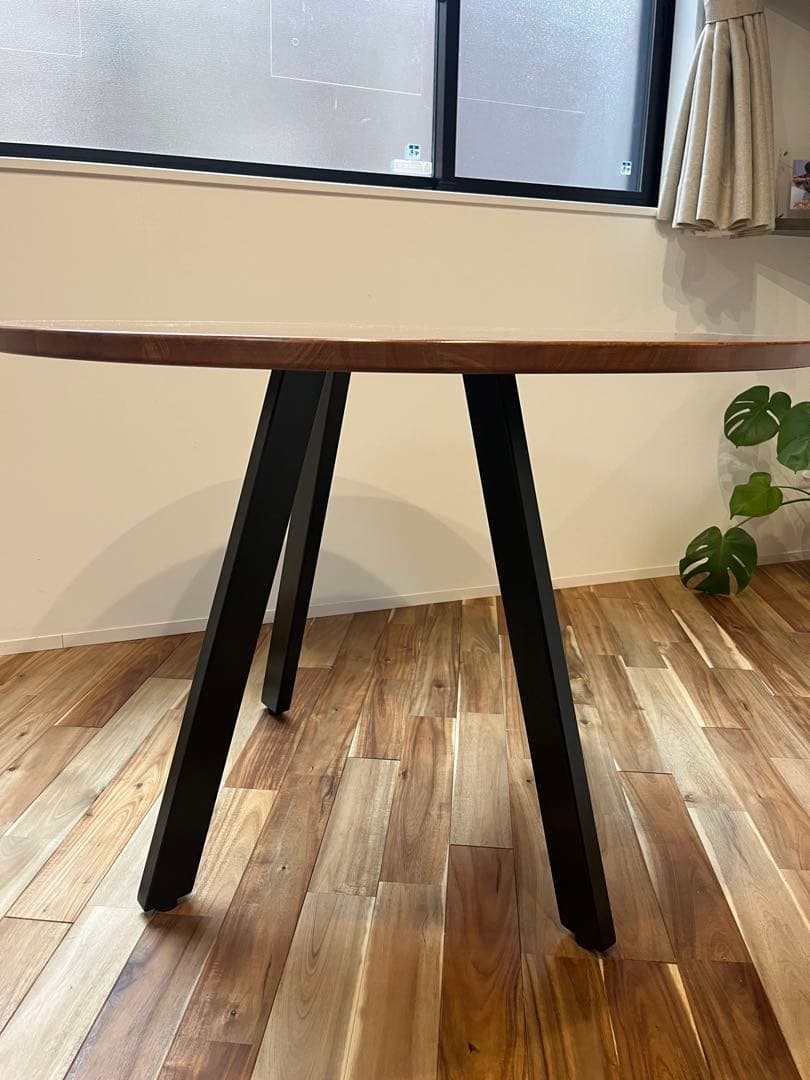 円形木製ダイニングテーブル　カナデモノ　kanademono カフェテーブル