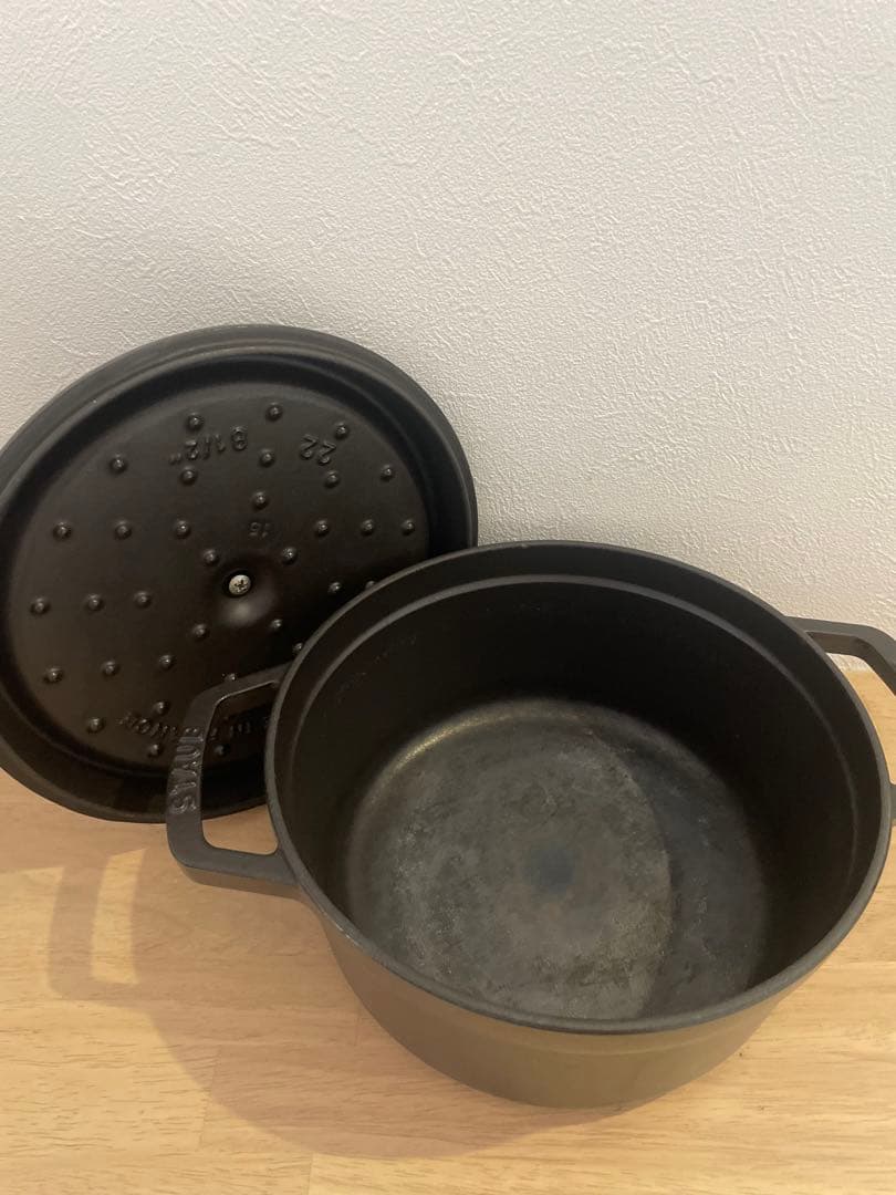 【美品】STAUB　ストウブ　両手鍋 22センチ