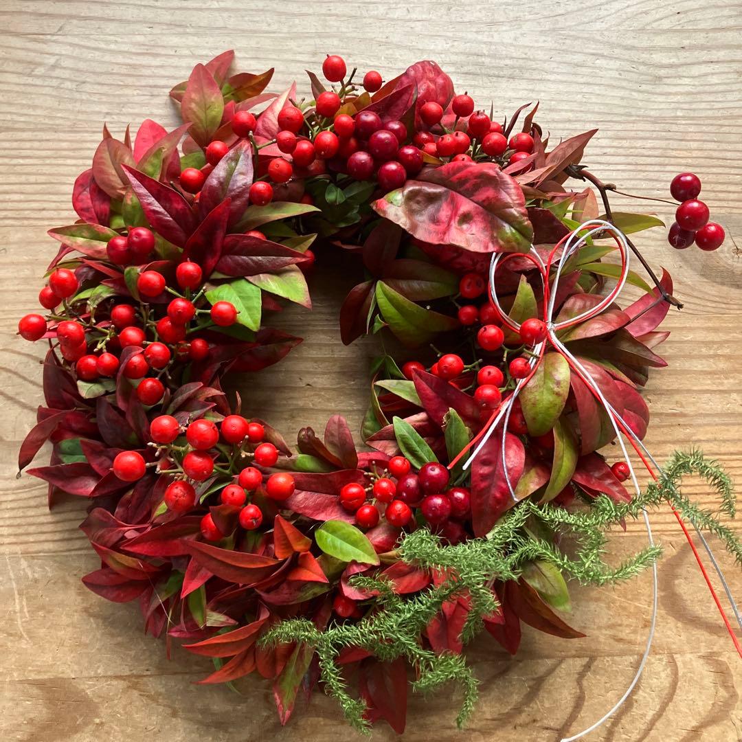 おたふく南天と南天のリース　サンキライ　お正月飾り　ヒカゲノカズラ