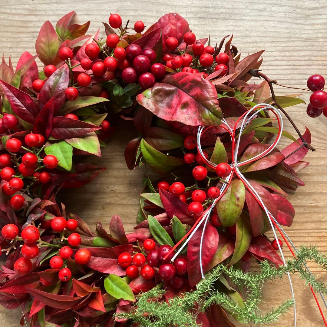 おたふく南天と南天のリース　サンキライ　お正月飾り　ヒカゲノカズラ