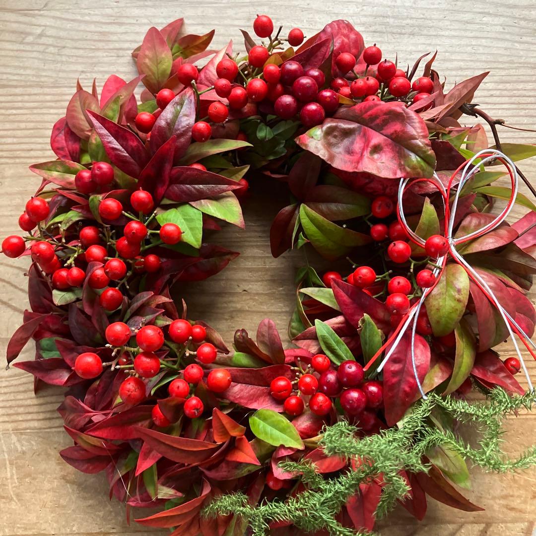 おたふく南天と南天のリース　サンキライ　お正月飾り　ヒカゲノカズラ