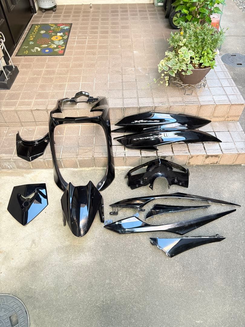 シグナス ４型　一部新品　外装　一式　黒