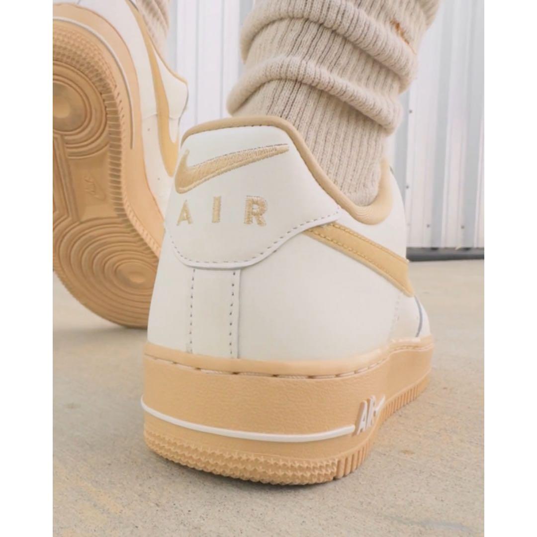 【新品24.5cm】NIKE W エアフォース１'07 セイル/セサミ