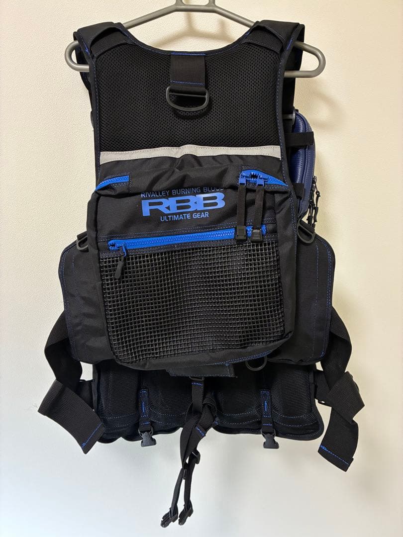 リバレイ　RBB ロックショアベスト2　中古良品　ジャクソンポーチ付き