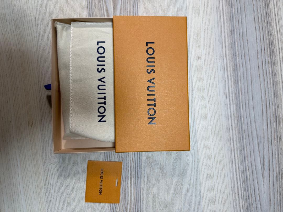 LOUIS VUITTON ジッピーウォレットホリゾンタル