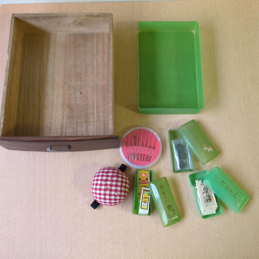 木製 3段 小物入れ 昭和レトロ　アンティーク　裁縫道具付