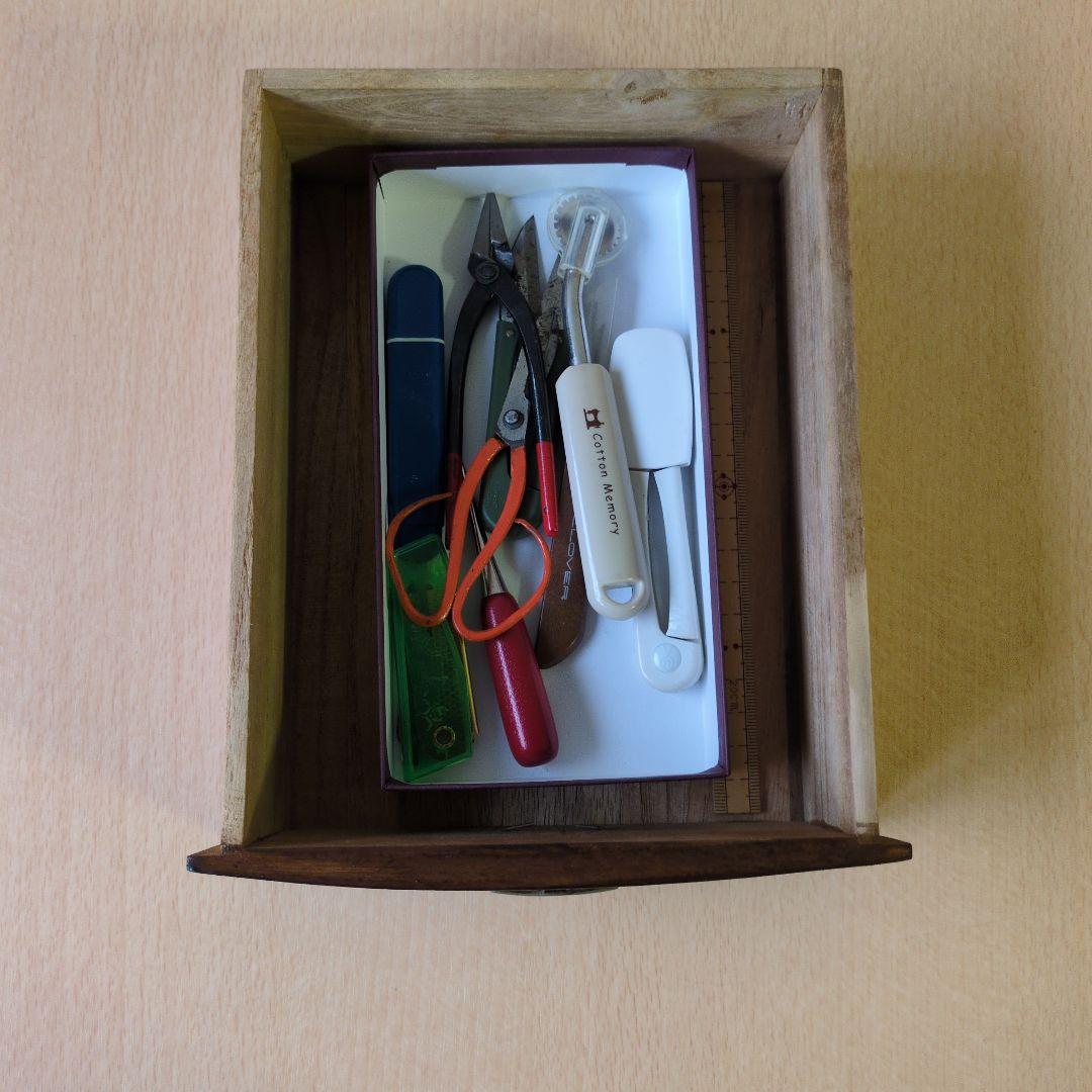 木製 3段 小物入れ 昭和レトロ　アンティーク　裁縫道具付