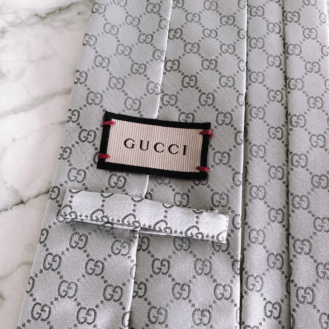 ✨極美品✨GUCCI 現行　GG柄 シェリーライン　人気色シルバー　ネクタイ