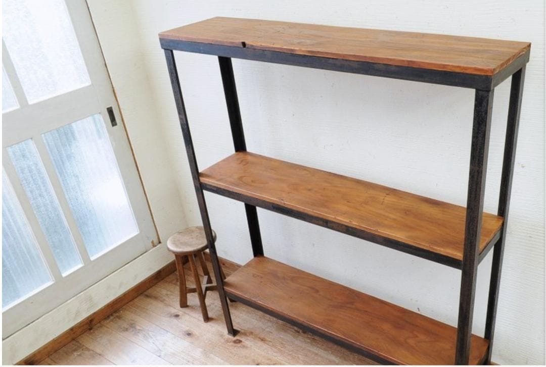 アンティーク　アイアンラック　アイアンと古い木の質感