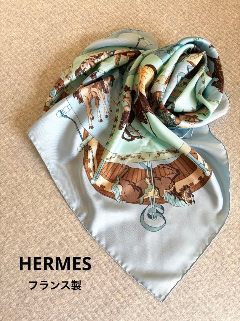 美品　エルメス カレ90　スカーフ　シャンティ城馬の博物館 ライトブルー　シルク