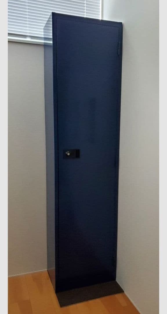 鍵付き【スチールロッカー】