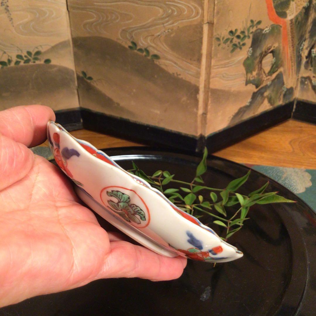 A608 古伊万里　極上赤絵　窓絵に団龍鳳凰紋様　綾花型　金縁　小皿5枚（箱付）