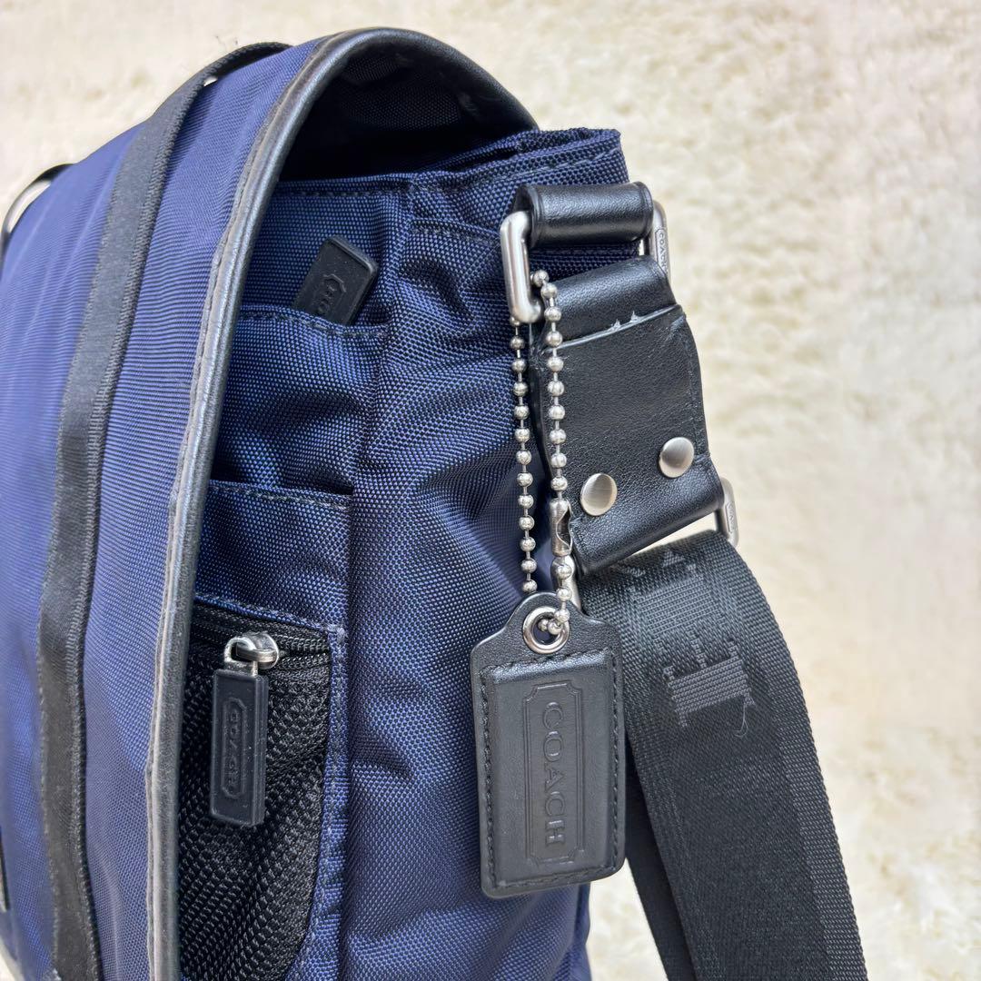 ★美品★ COACH ナイロン×レザー メッセンジャーバッグ シグネチャーベルト