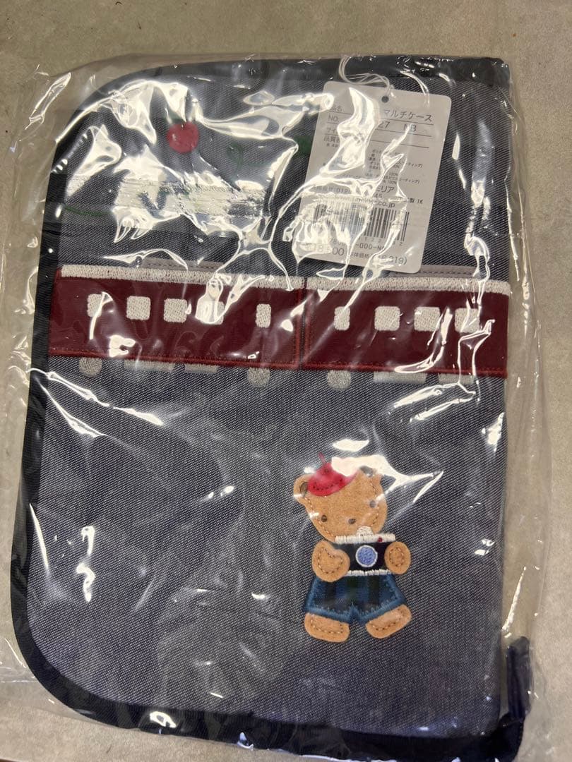 新品未使用　ファミリア　阪急電車コラボ　マルチケース